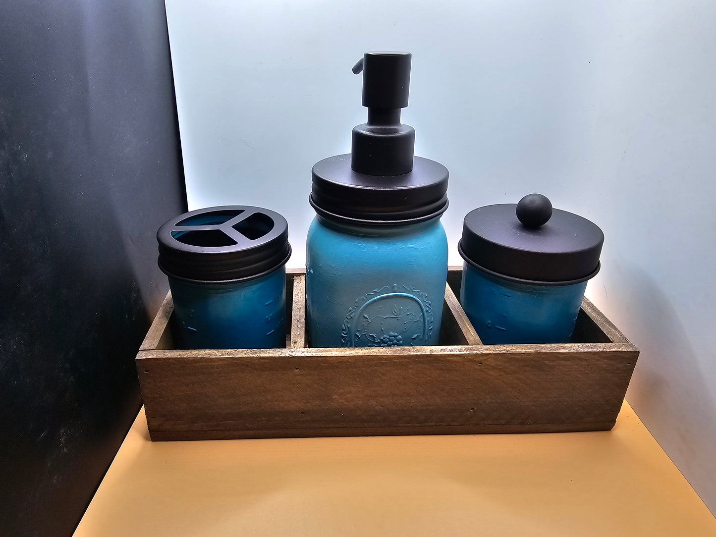 Bathroom Set with Crate