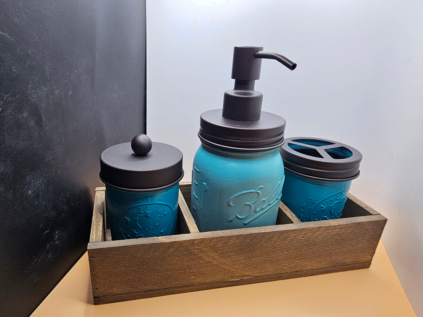 Bathroom Set with Crate