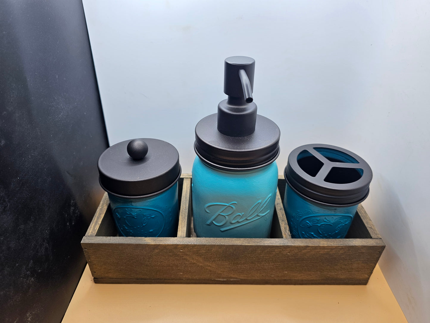 Bathroom Set with Crate