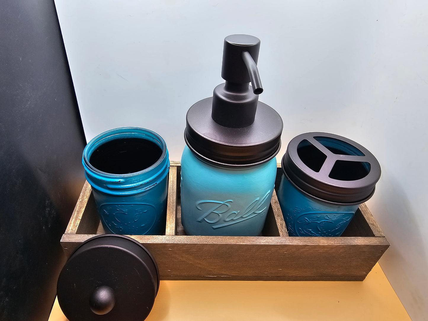 Bathroom Set with Crate