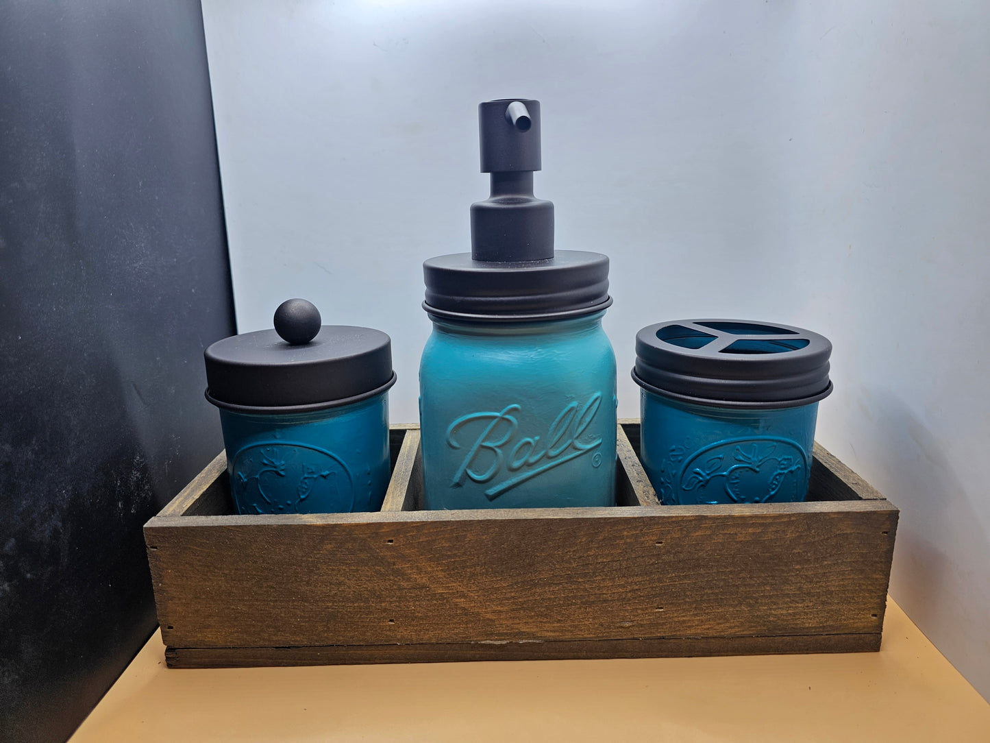 Bathroom Set with Crate